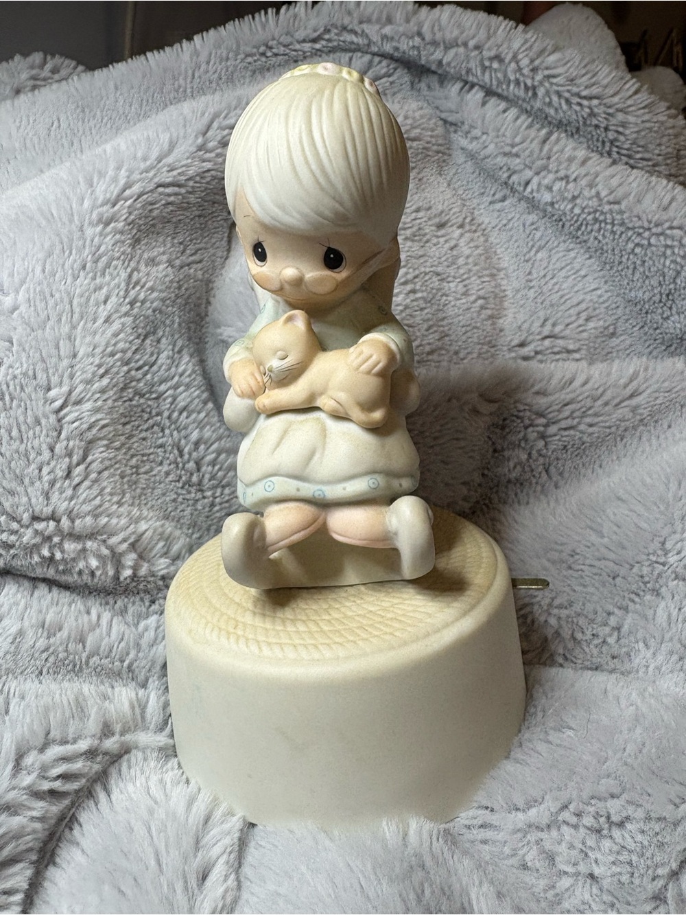 Precious Moments Vintage "A Purr-fect Grandma" Music Box